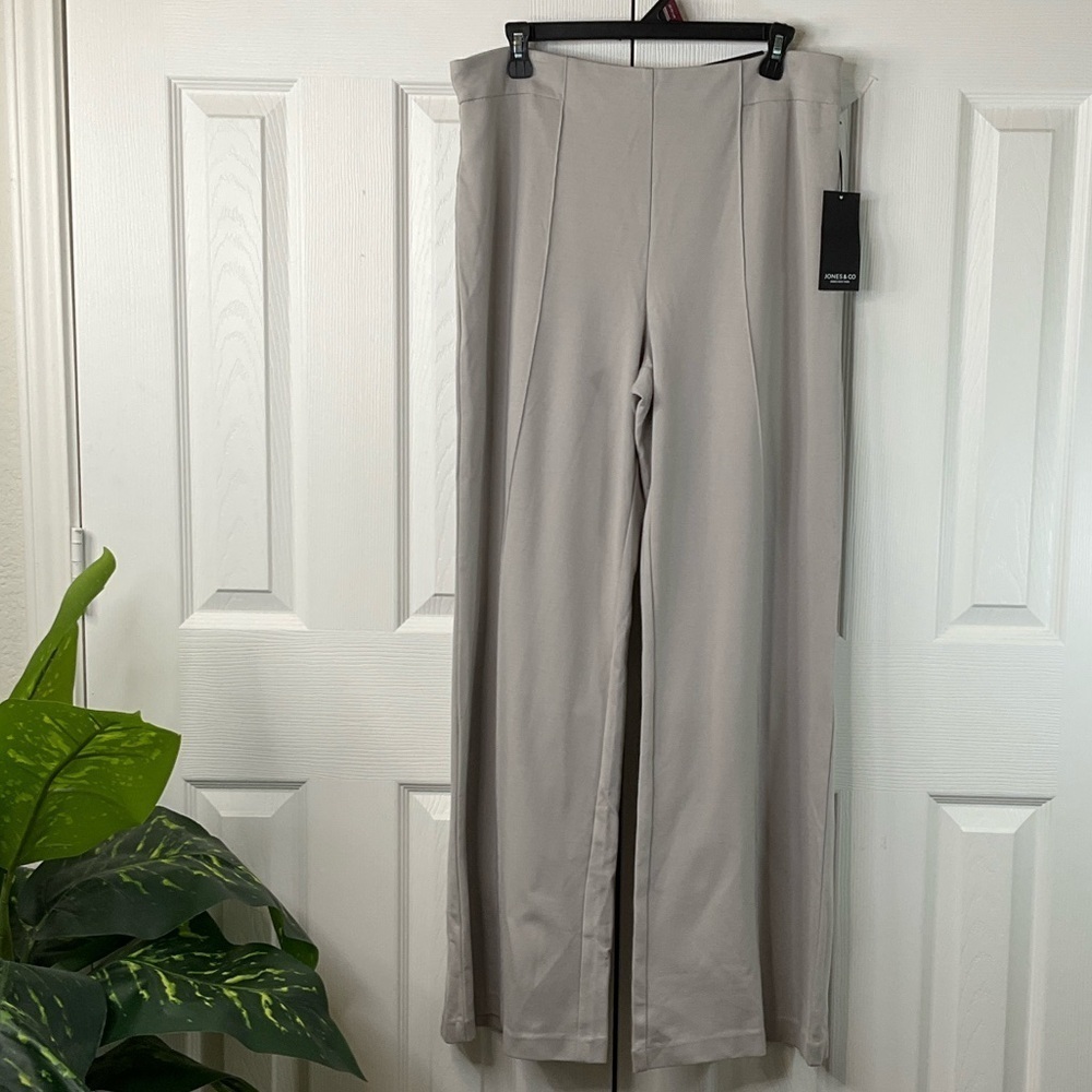 Jones & Co Women's Pants Size 14